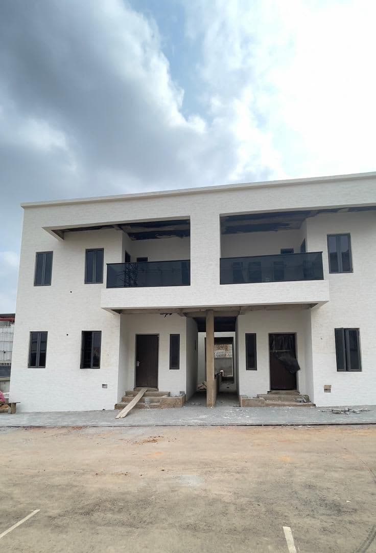 4 Bed Terrace at Lagos – media 1 of 1