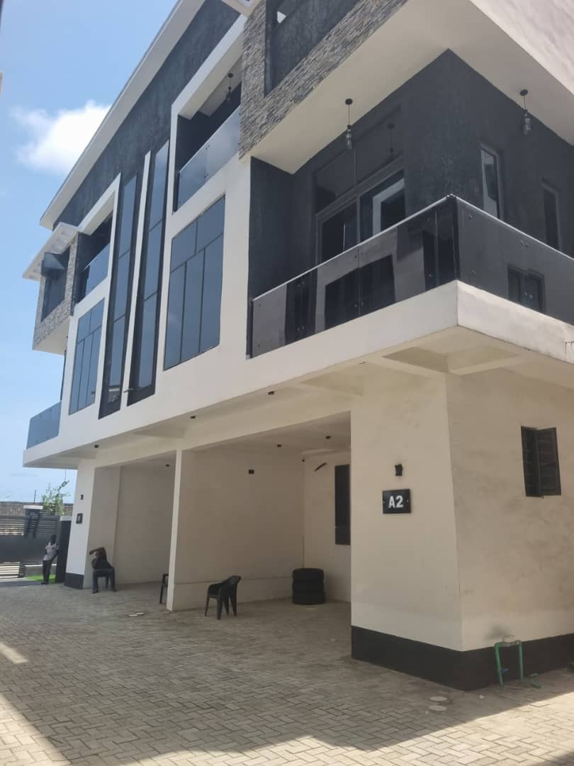 5 Bed Semi_detached at Lekki