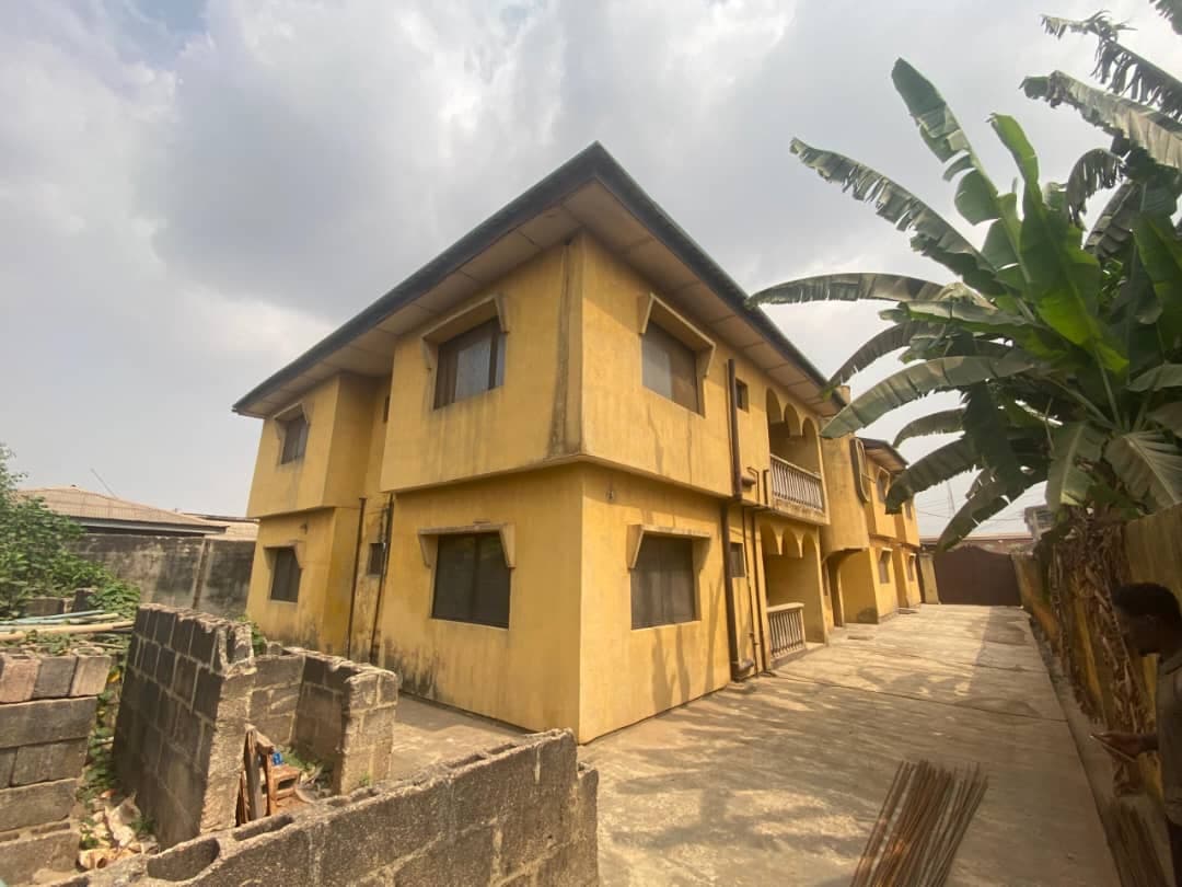 3 Bed Apartment & House at Ìkòròdú, Agbala, Lagos – media 1 of 4