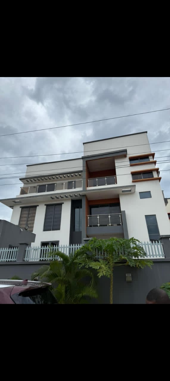 400 sqm Commercial at Victoria Island