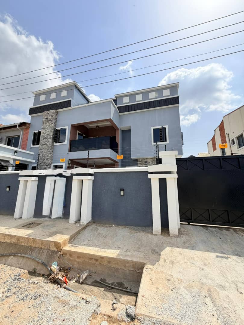 5 Bed Apartment at Lagos