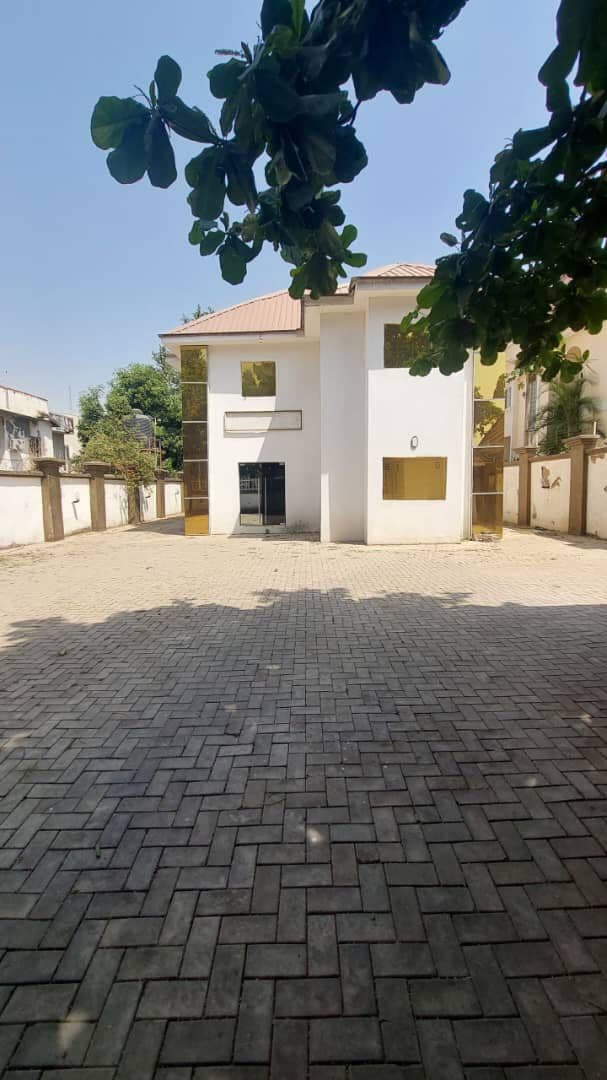8 Bed Duplex at Wuse 2, Abuja, FCT · Wuse 2, Abuja, FCT · Listing photo 1 of 1